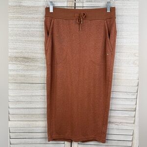 PRANA Women's Cozy Up Hemp Blend Pull On Midi Skirt Roux Heather (Rust)-Small